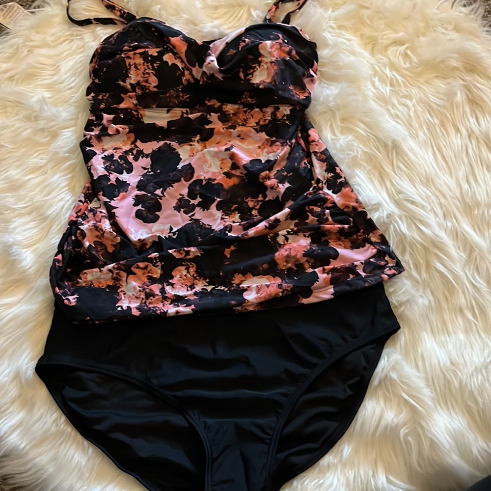 NWOT! Black and Pink Flower Tankini Size XL